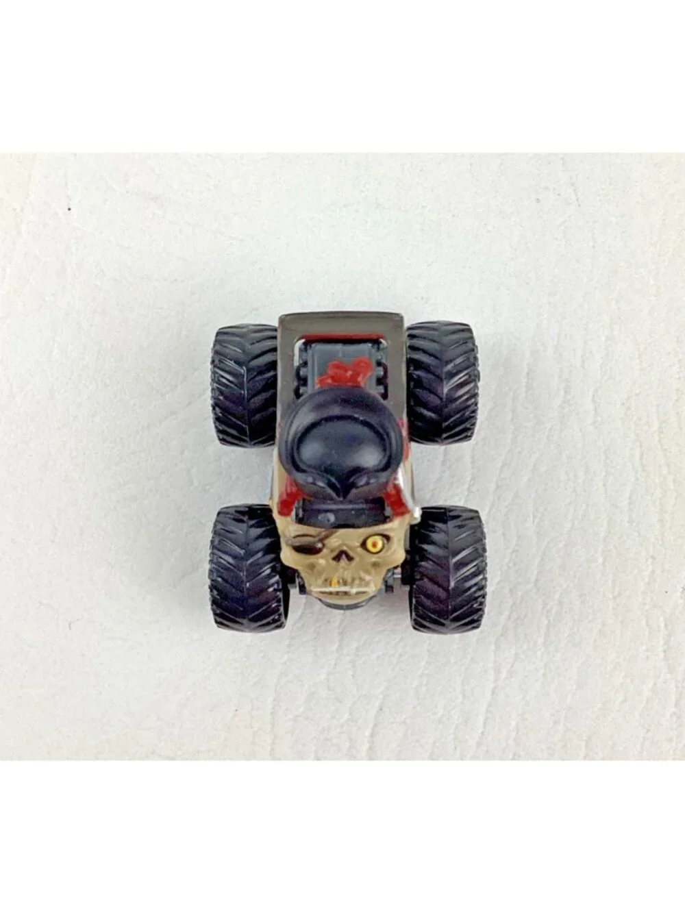 Pirate's Curse #661 Monster Jam Truck Mini 2